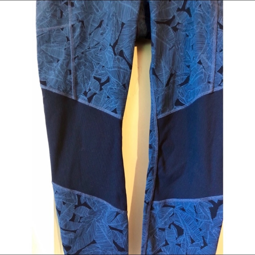 Athleta Blue Patterned Leggings - Picture 7 of 8